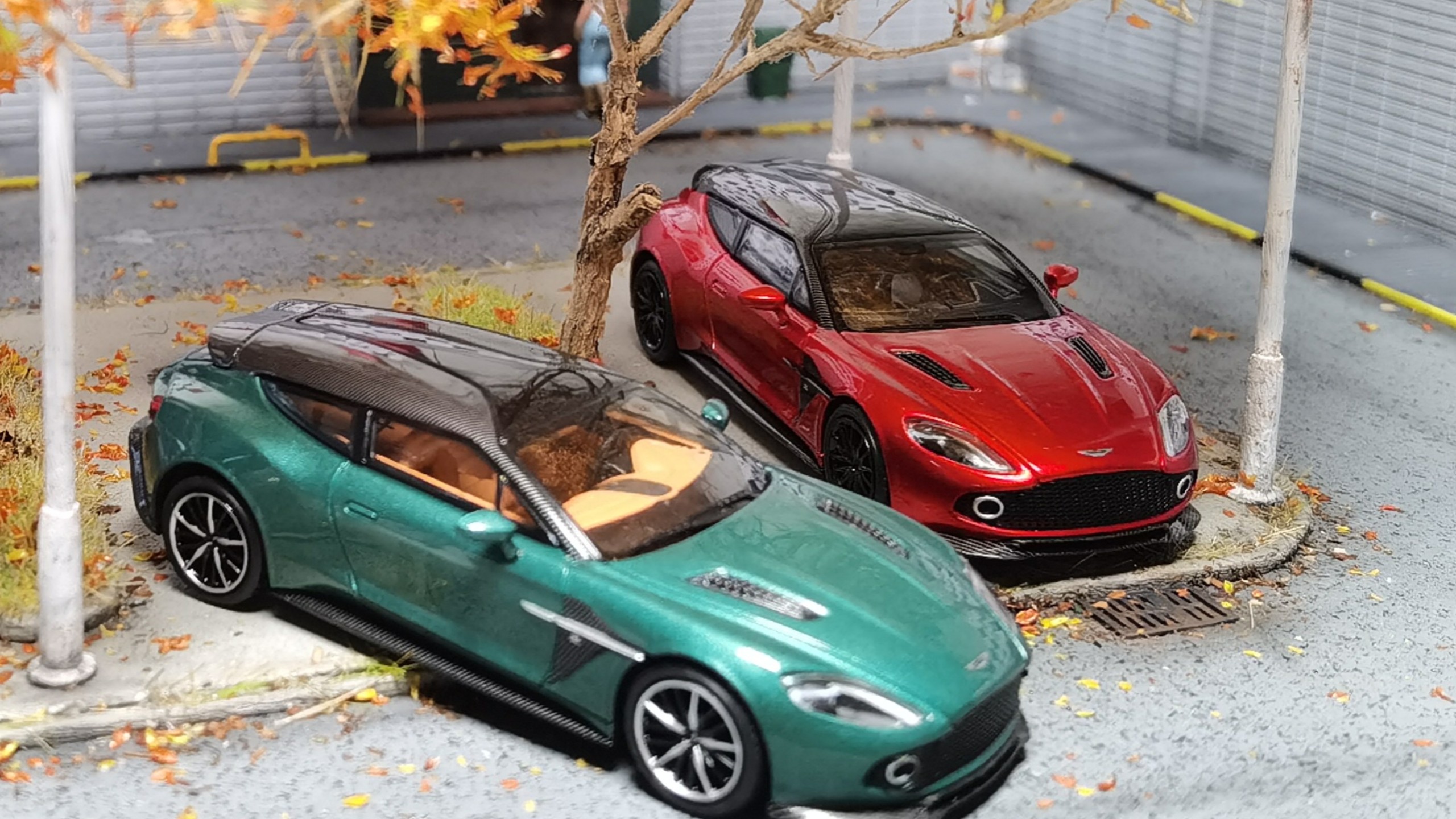 阿斯顿马丁绝杀红牛二队，塞恩斯统治全场