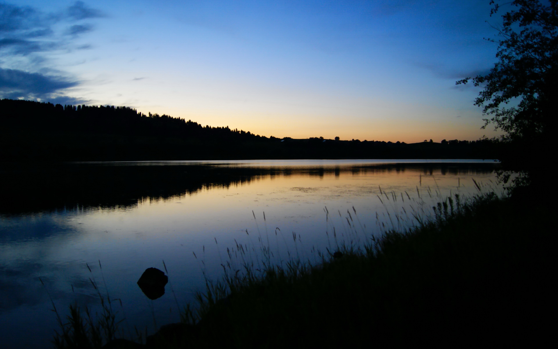 永恒的对决，当伊布的落日余晖照亮那不勒斯精密机器的胜利之路